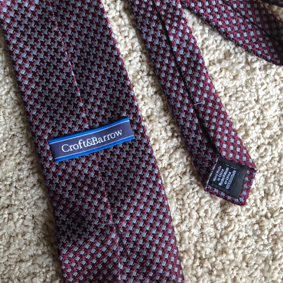 Craft & Barrow Burgundy & Gray Houndstooth Tie - Picture 4 of 4